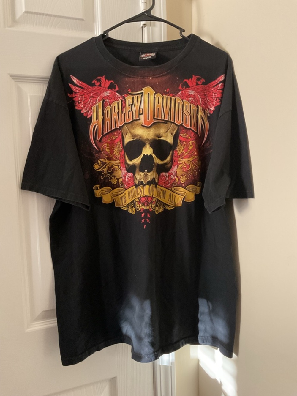 Harley-Davidson Black Short-Sleeve Tee with Red and Gold Skull Graphic